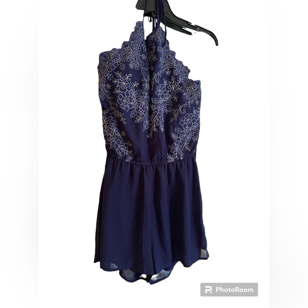 Society Girl NWT M Navy Romper